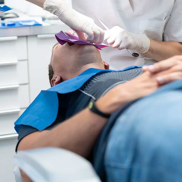 Endodoncias, implantes, coronas, odontología reparadora en Madrid